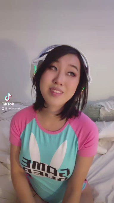 uwutofu fuck|Andre Stone ManyVids Asian Uwu Tofu Creampie Surprise